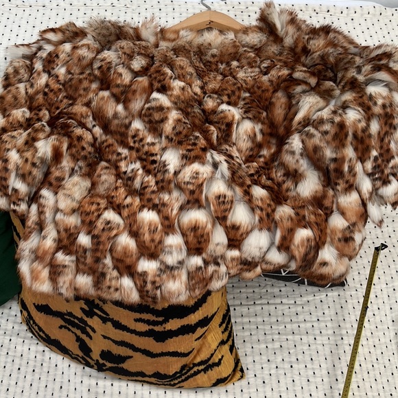 Short Fur Jacket - Picture 9 of 9